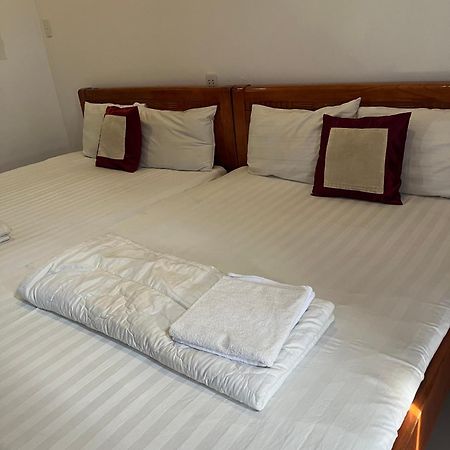 Khach San Anh Dong Hotel Ho Chi Minh City Exterior photo